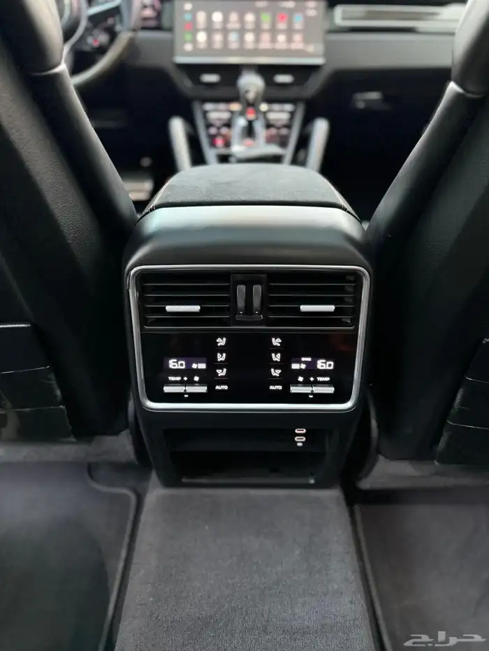 Porsche Cayenne GTS 2022 28