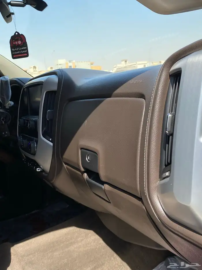 سييرا 2016 فل كامل Z71 اللون فضي SLE 9