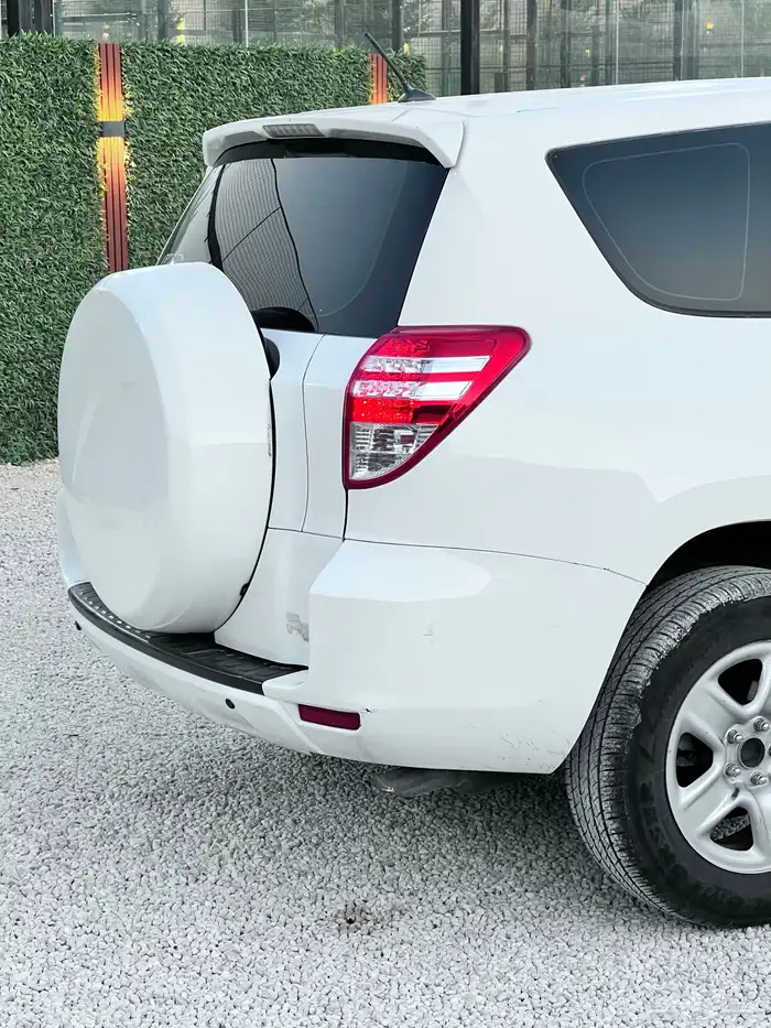 تيوتا رافور 10