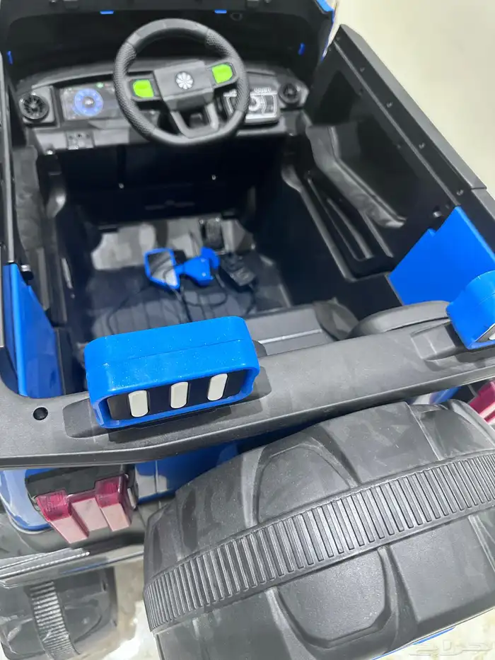 سياره أطفال مع ملحقاتها 1