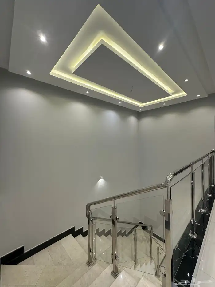 للبيع فيلا دوبلكس قريبه من الممشى والخدمات بخميس مشيط 32