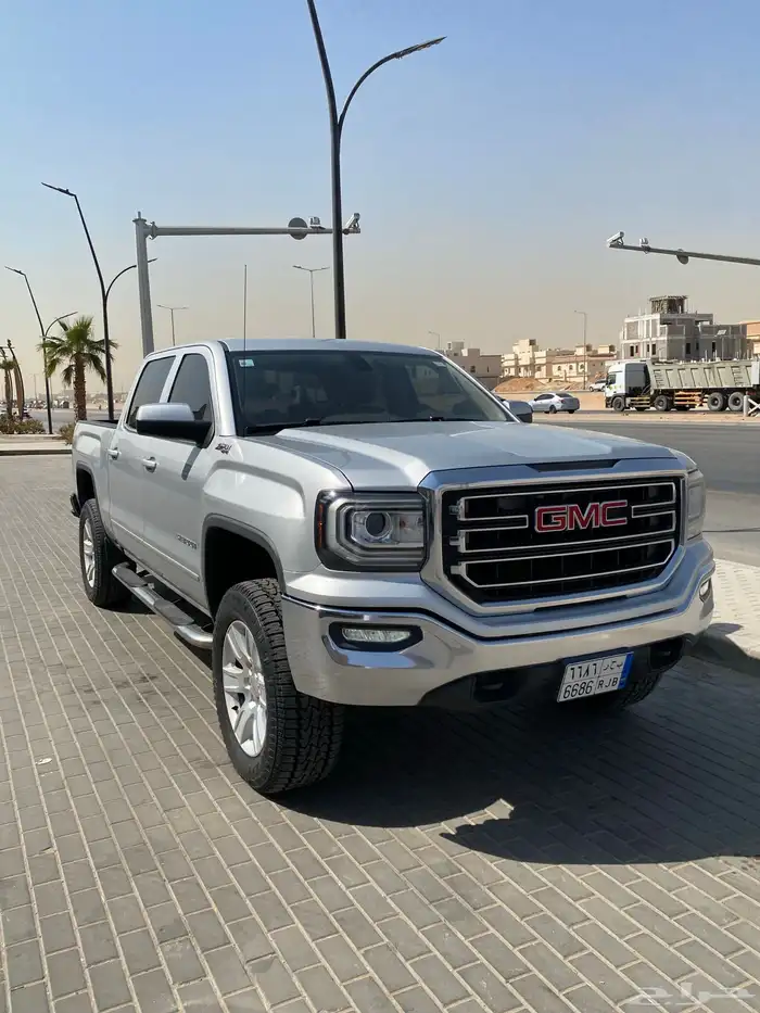 سييرا 2016 فل كامل Z71 اللون فضي SLE 20