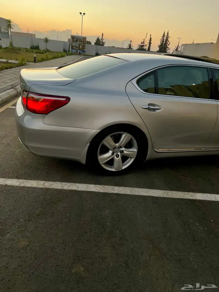لكزس2011 460 LS نظيف 11