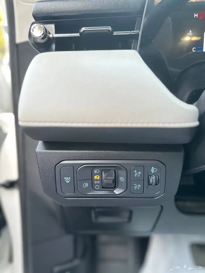 فورد تورس موديل 2023 نص فل ترند بطاقه جمركية 34