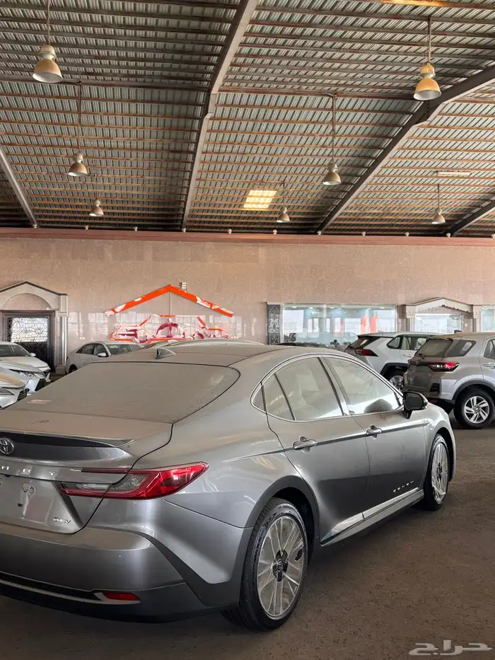 كامري LE هايبرد 2025 تيتانيوم 11