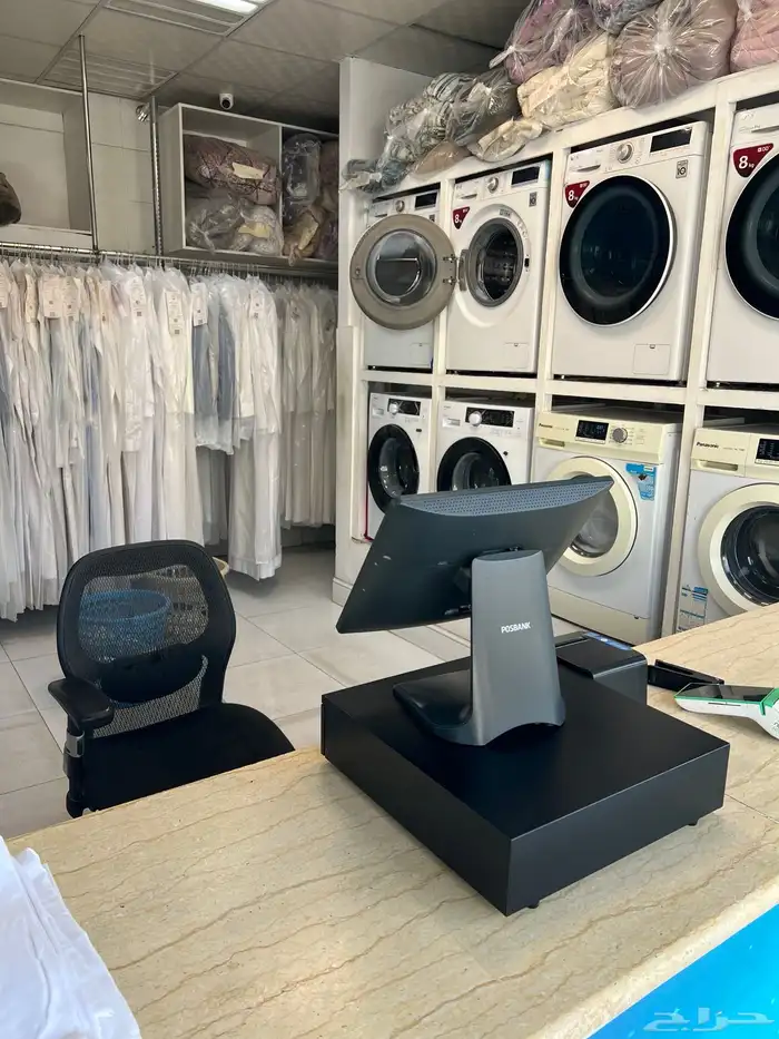 مغسلة ملابس في موقع مميز للبيع 0