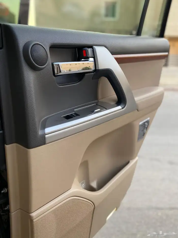 2013 VXR 5.7 Black 34