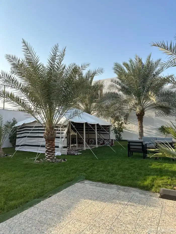 ملعب ومجالس ومزرعه ومسبح للاجار اليومي الدمام 35