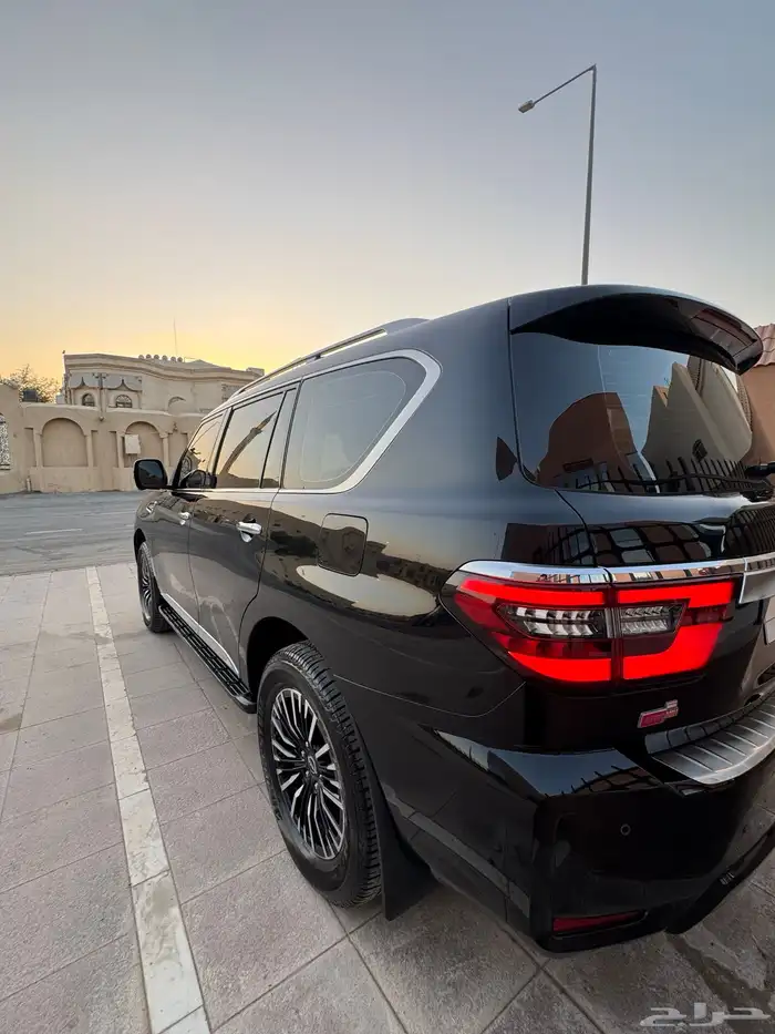 للبيع باترول 2023 بلاتينوم أسودV6 6