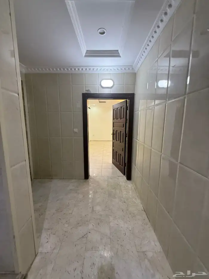 شقه 6 غرف مع السطح للايجار 0