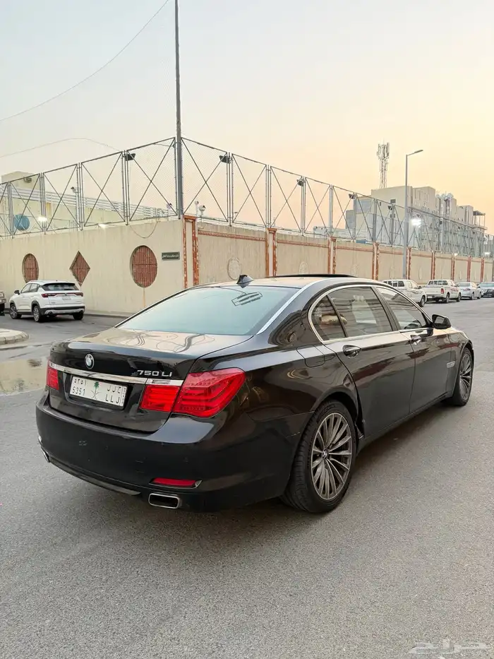 بي ام دبيلو 2009 ( مخزن ) اقبل البدل المناسب 27