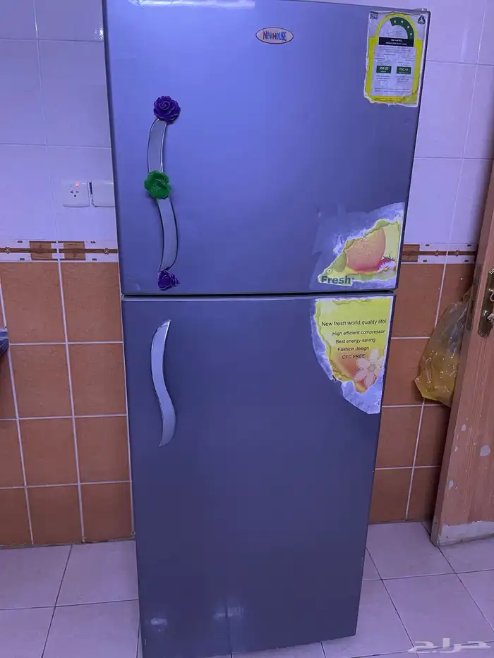 ثلاجه نضيفه وعلى الشرط تثلج ما شاء الله 0