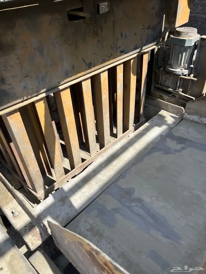 معدات مصنع طوب وداموك زراعه وخلاطه وقلاب داينه 10