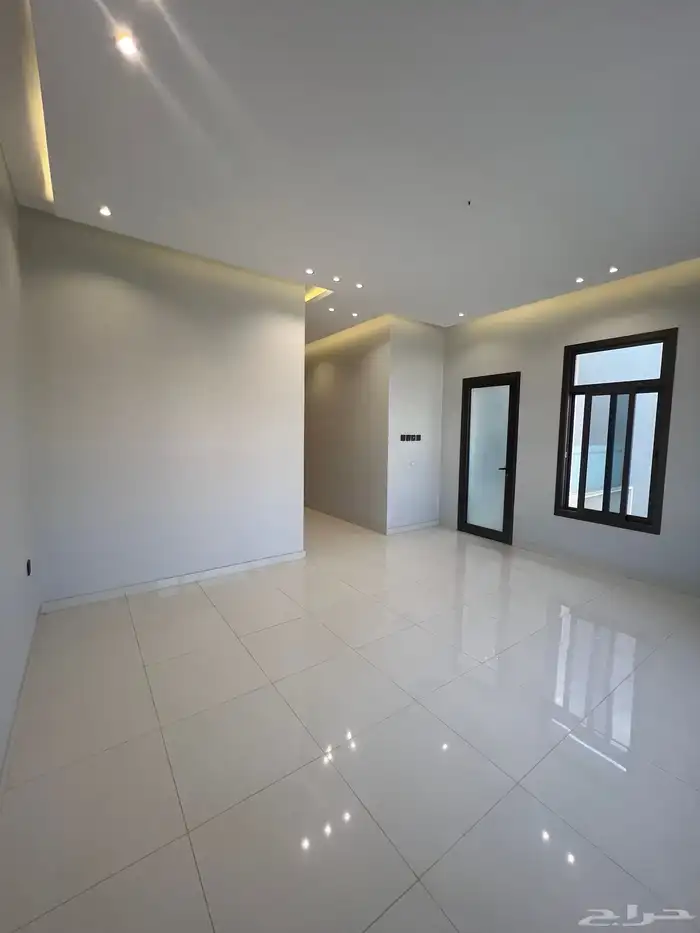 للبيع فيلا دورين وملحق موقع مميز درة الموسى 13