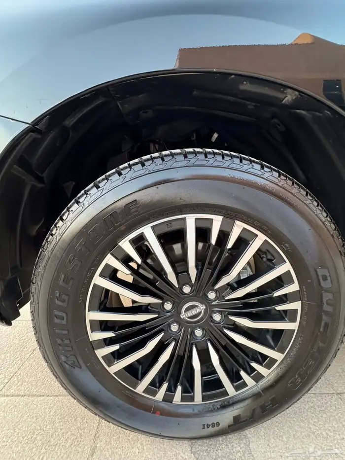 للبيع باترول 2023 بلاتينوم أسودV6 9