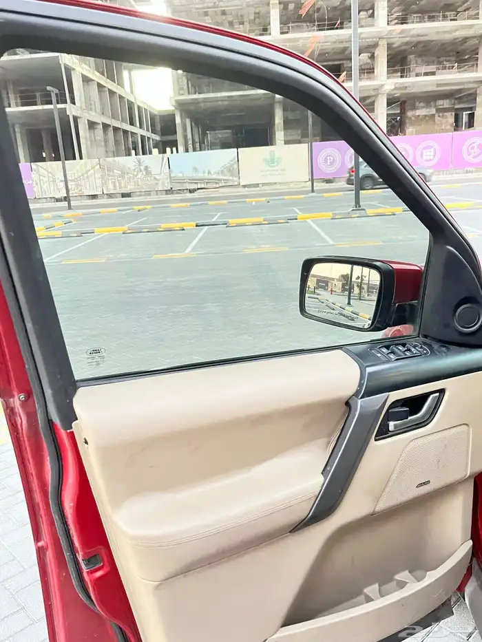 لاند روفر 2009 11