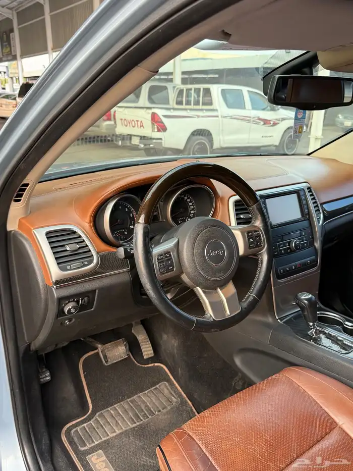 للبيع جيب جراند شيروكي 2013 13