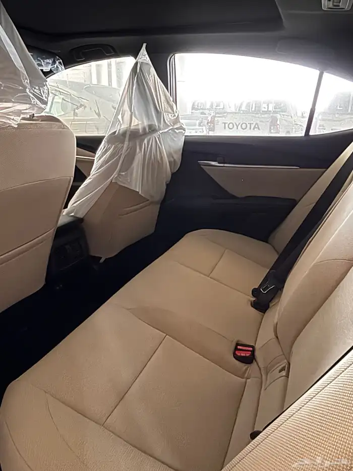 كامري LE هايبرد 2025 تيتانيوم 2