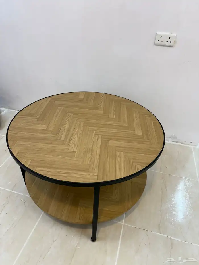 طاولة كبيره نظيفه جدا 200 ريال لتواصل القريات 1