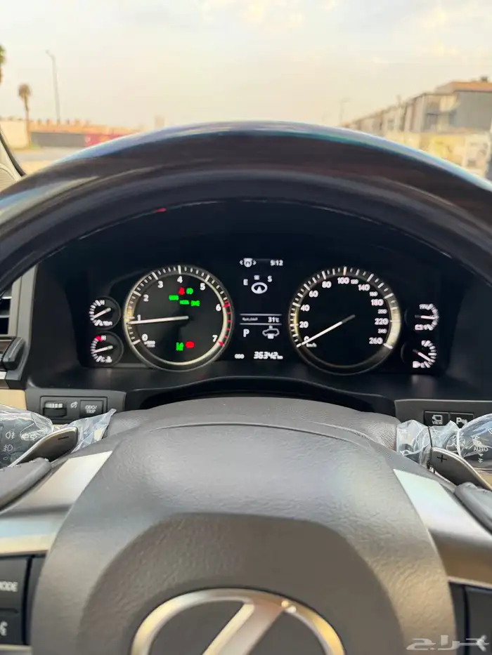نادر من النوادر جيب لكزس LX570 (مخزن عداد 36 ألف فقط) 34