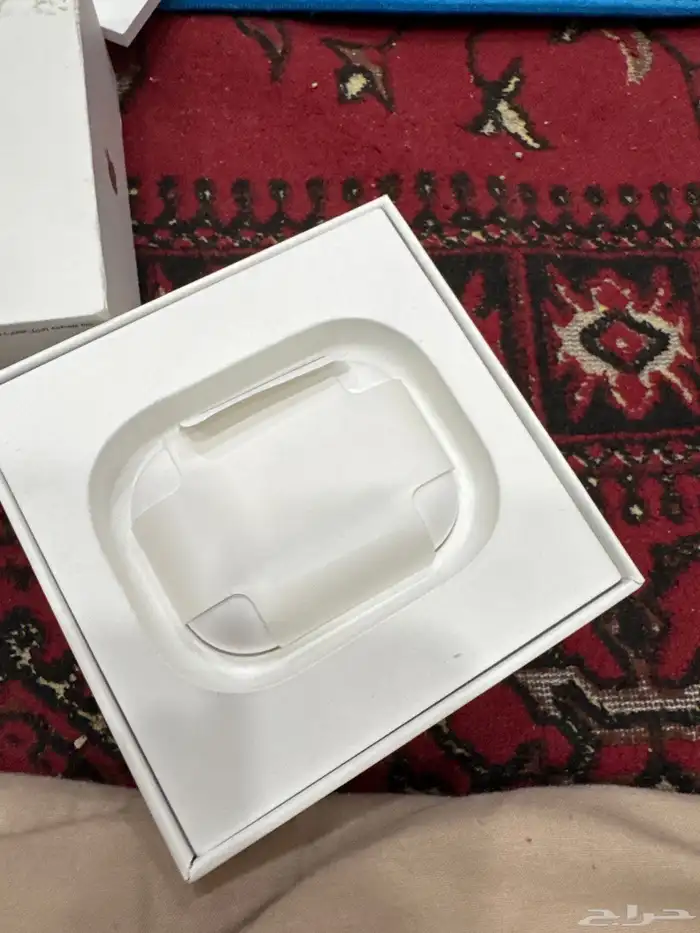 ايربودز برو 2 نظيفة جدا  استخدام 4 شهور تقريبا 2