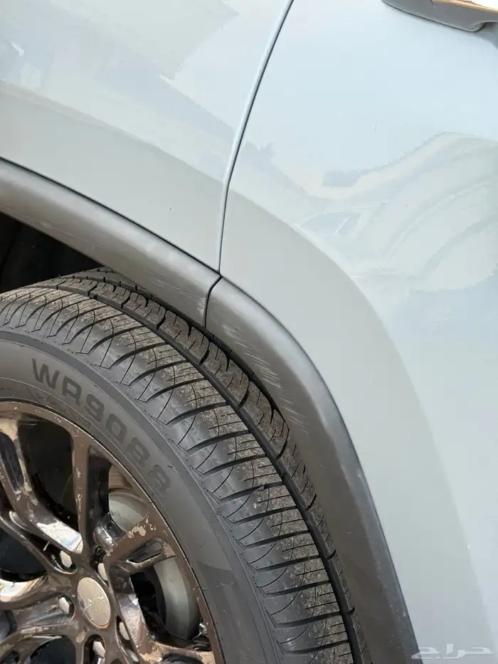 للبيع جيب جراند شيروكي 2013 11