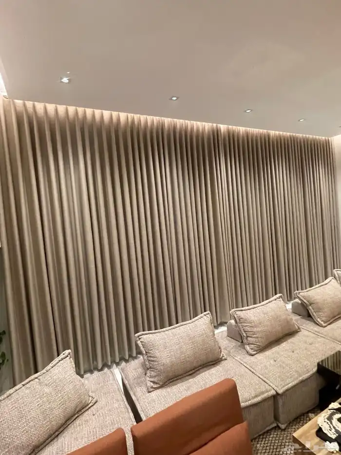 تفصيل غرف نوم وتركيب ديكورات خشبية والتنجيد ودهان الأبواب 5