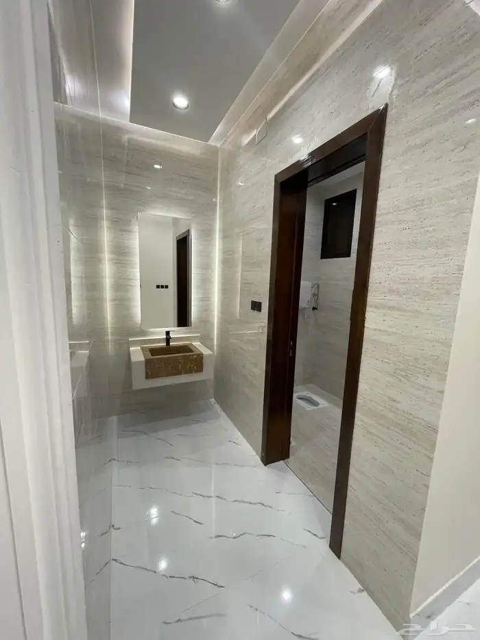 للبيع شقق ارضيه بباكيه سياره تشطيب ممتاز ابها حي الزهور 13