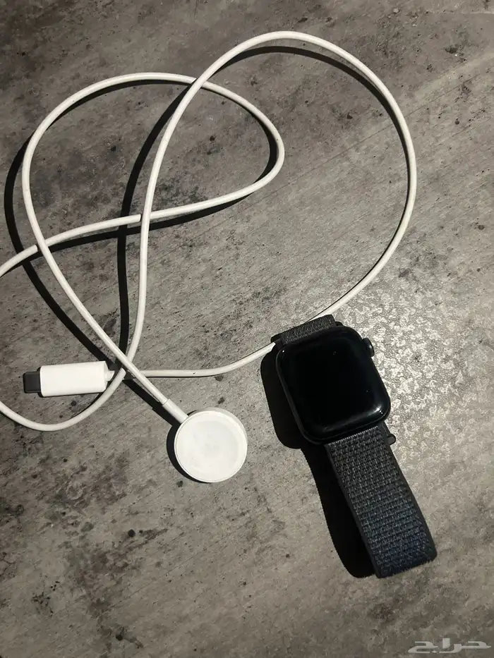 ساعة ابل من جرير 0