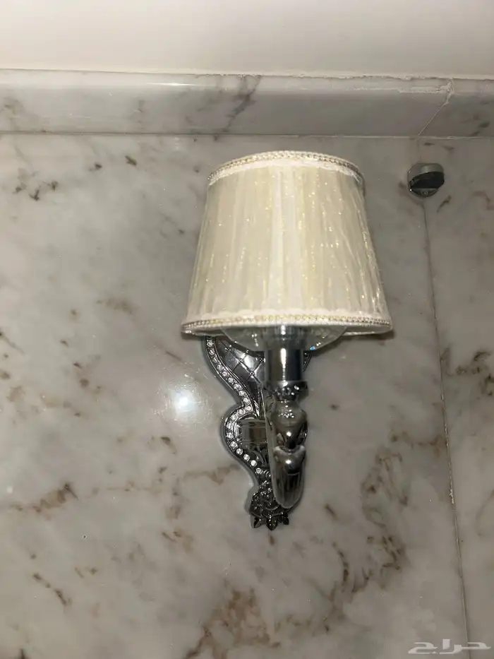 ابجورة للبيع ومعها لمبتين جدارية 3