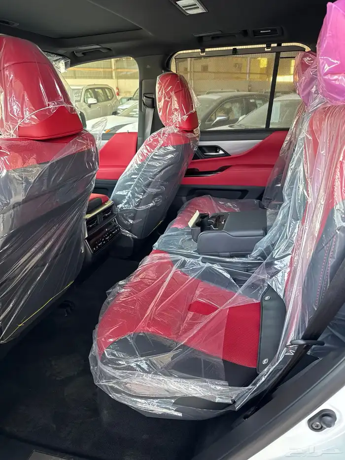 لكزس LX600 فئة F-SPORT بنزين 2025 10