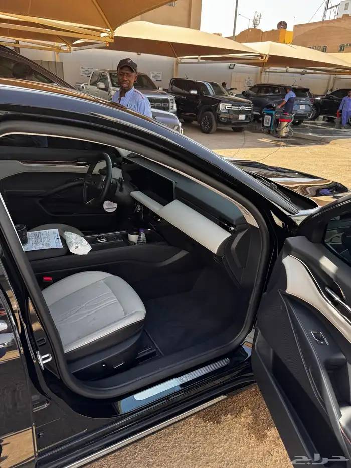 تورس اسود 2025 فل كامل للبيع 1