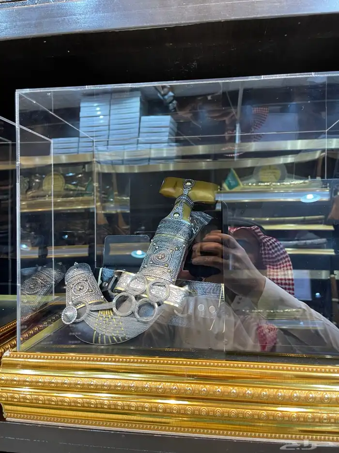 هدايا رجالية تخرج ترقية تقاعد زواج بشت سيف درع 35