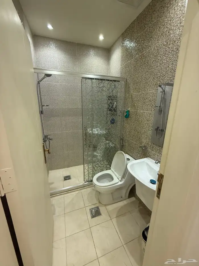 شقة مفروشة لإيجار الشهري غرفتين وصالة حي النزهة اول ساكن 3