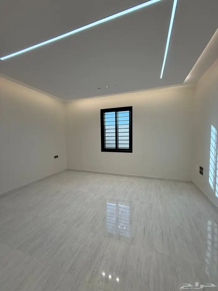 للبيع دور أرضي 6 غرف بحوش كبير خلف حديقة الزهور - بالمحالة 15