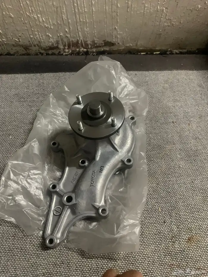 قطع غيار اصليه جديده تويوتا 0