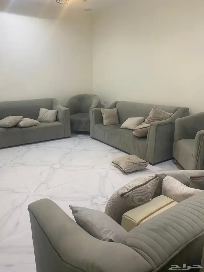 مكيف نظيف وكنب وبطرمه 3