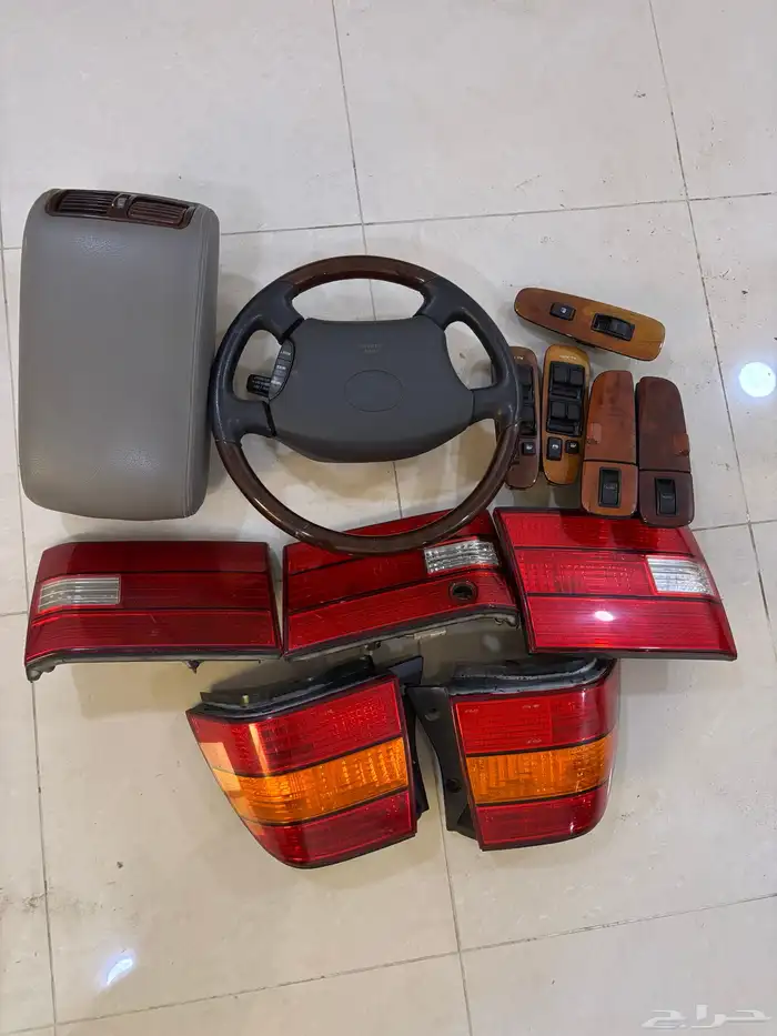 للبيع قطع لكزس 400Ls من موديل 97 الى 2000 0