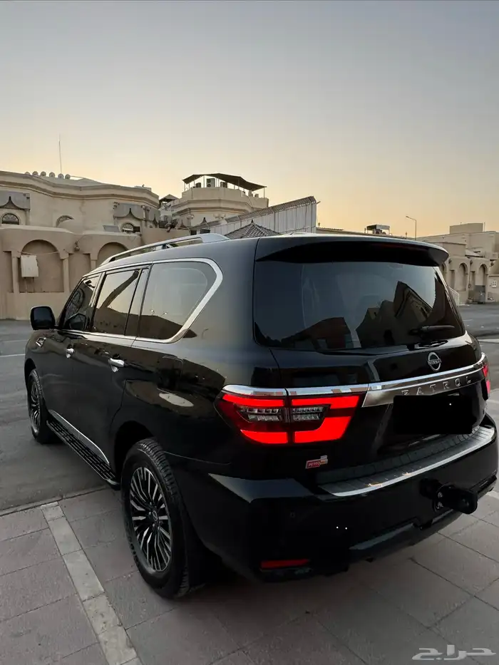 للبيع باترول 2023 بلاتينوم أسودV6 5