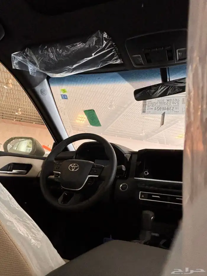 كامري LE هايبرد 2025 تيتانيوم 3