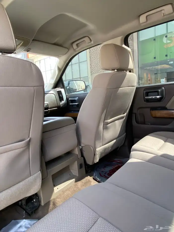 سييرا 2016 فل كامل Z71 اللون فضي SLE 29