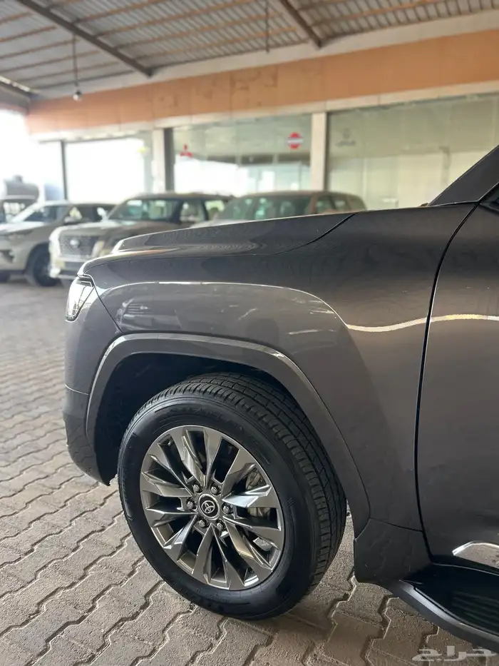 لاندكروزر 2022 5