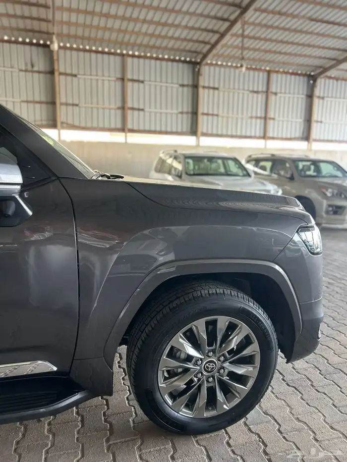 لاندكروزر 2022 3