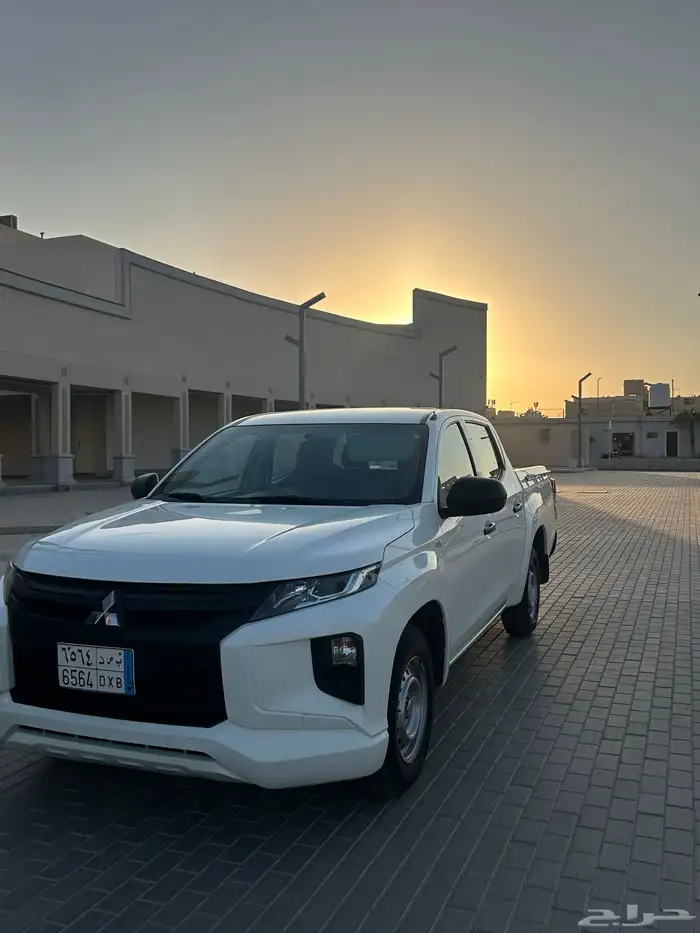ميتسوبيشي L200 بنزين 2022 1