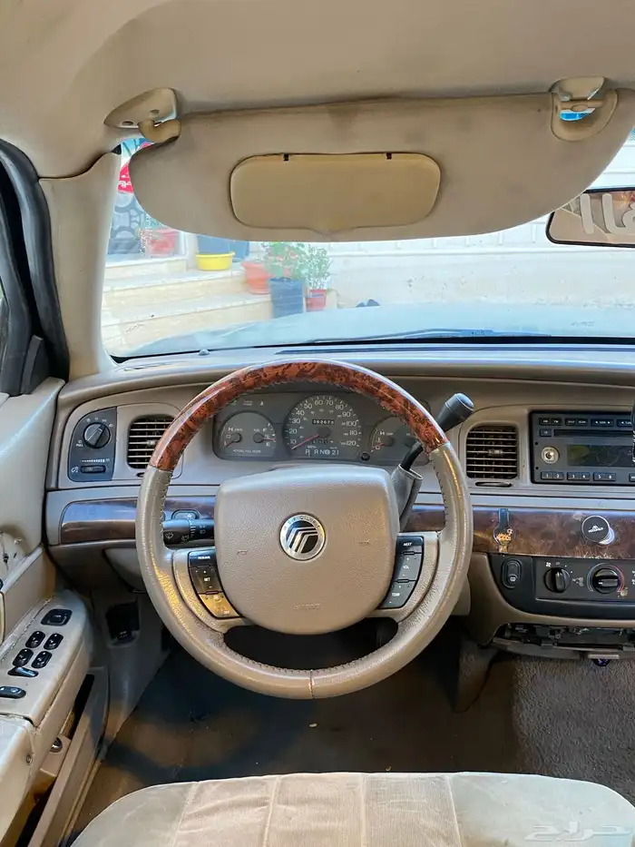 فورد جراند مركيز 10