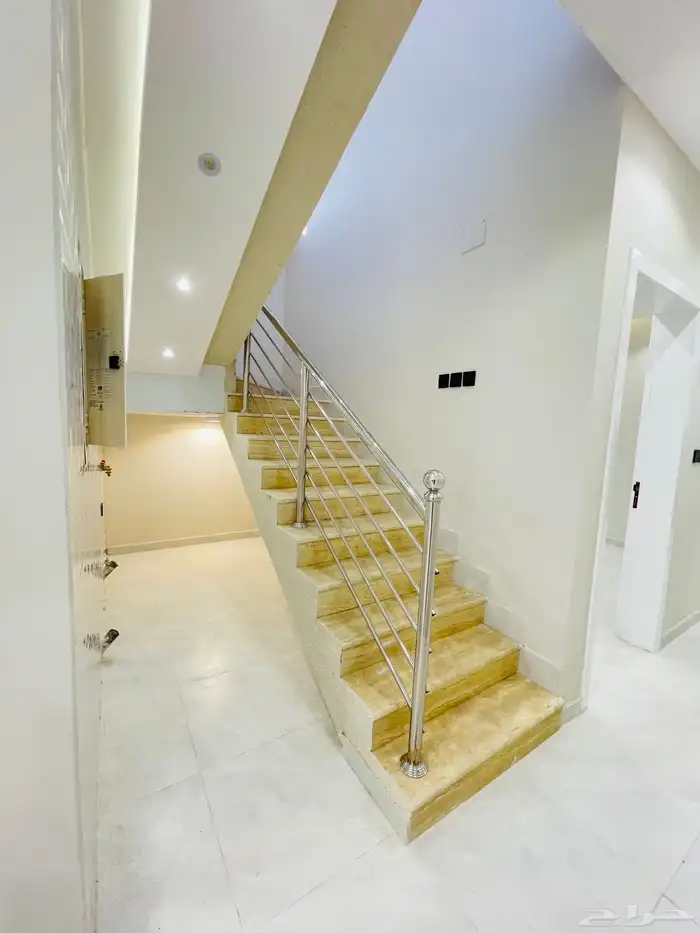 للبيع شقق تمليك علوي مع سطح أبها مقابل كبري المطار 540الف 14