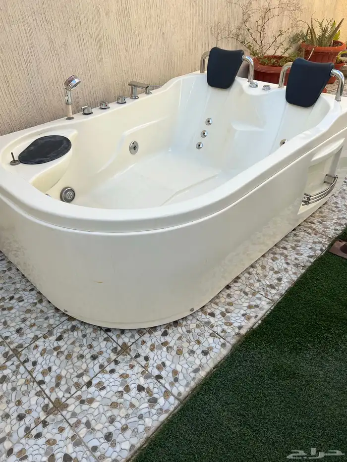 جاكوزي طول 180 سم وعرض 120 سم وارتفاع 60 سم 1