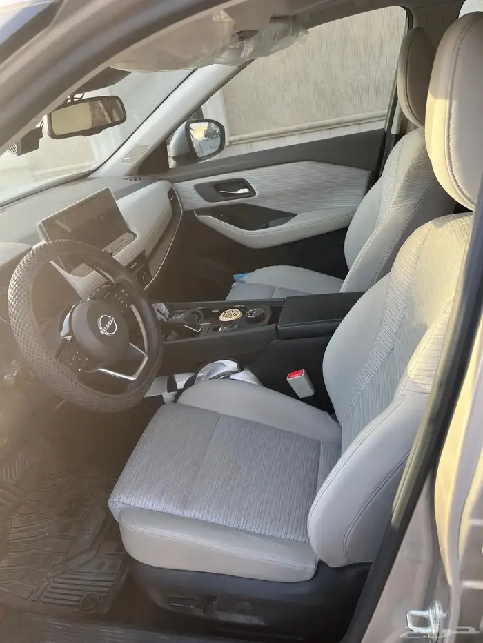 نيسان اكس تريل 6