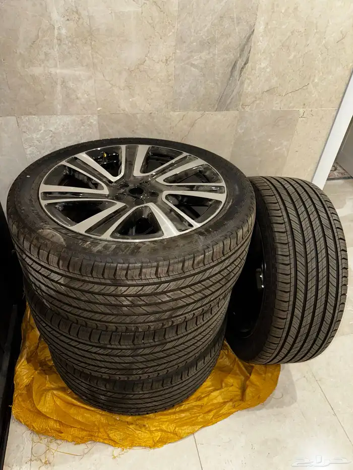 جنوط رنج روفر كلاسيك بكفراتها ( جديده ) 1