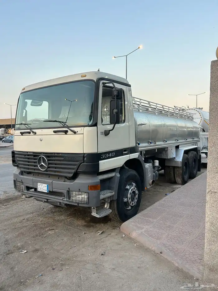 وايت اكترس جفالي 2004 2